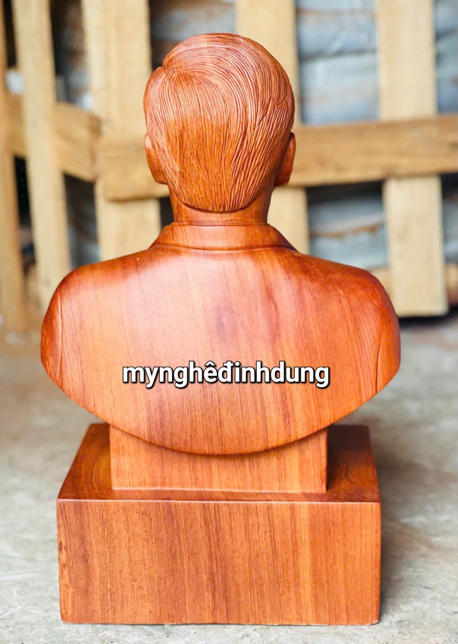 Tượng chân dung tổng bí thư nguyễn phú trọng kính yêu bắng hương đá kt 40x22x14.5cm