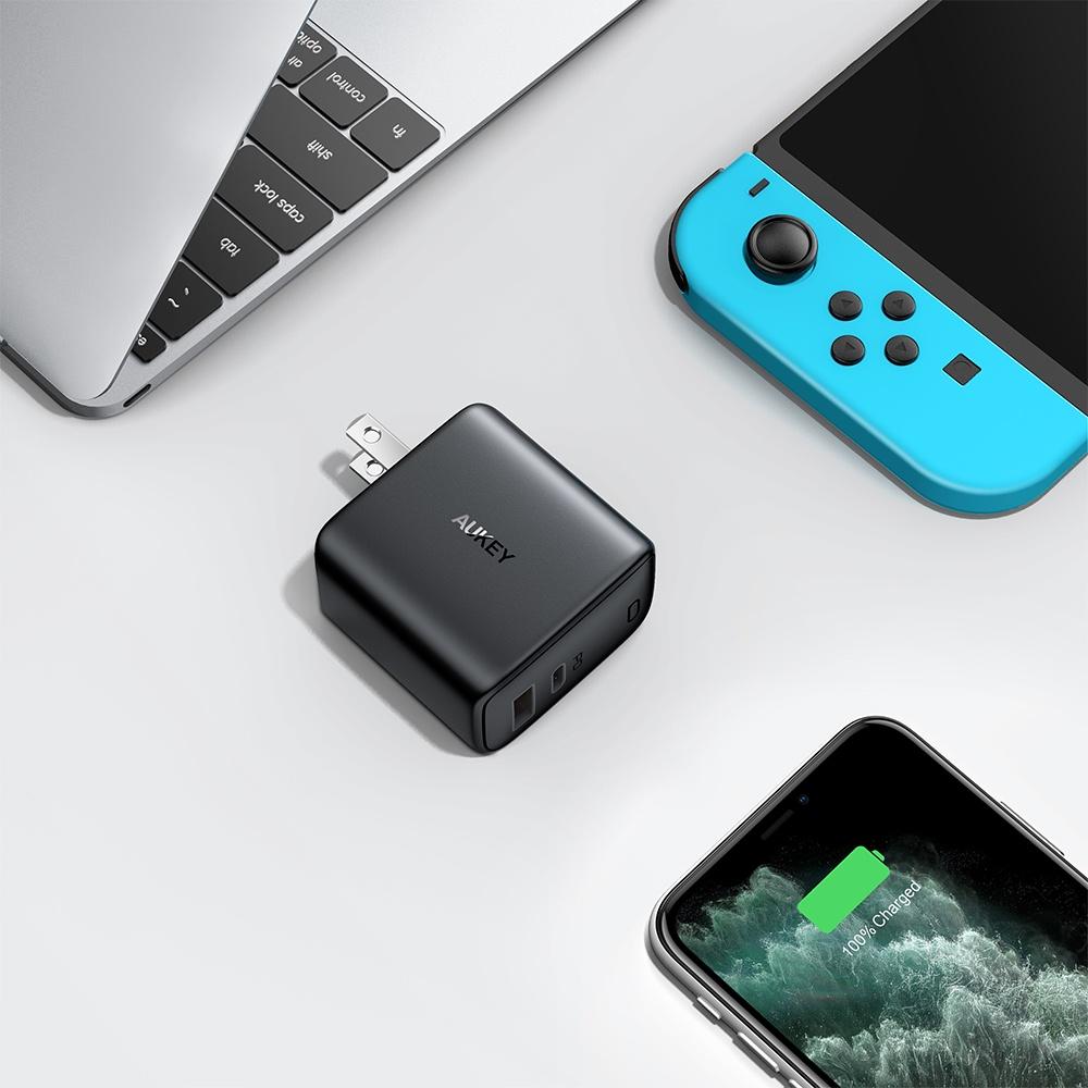 Củ Sạc Siêu Nhanh GAN AUKEY PA-B3 65W Sạc Mac 65W, PD 20W Cho iP 13 12 Pro 11 Pro XS - Hàng Chính Hãng