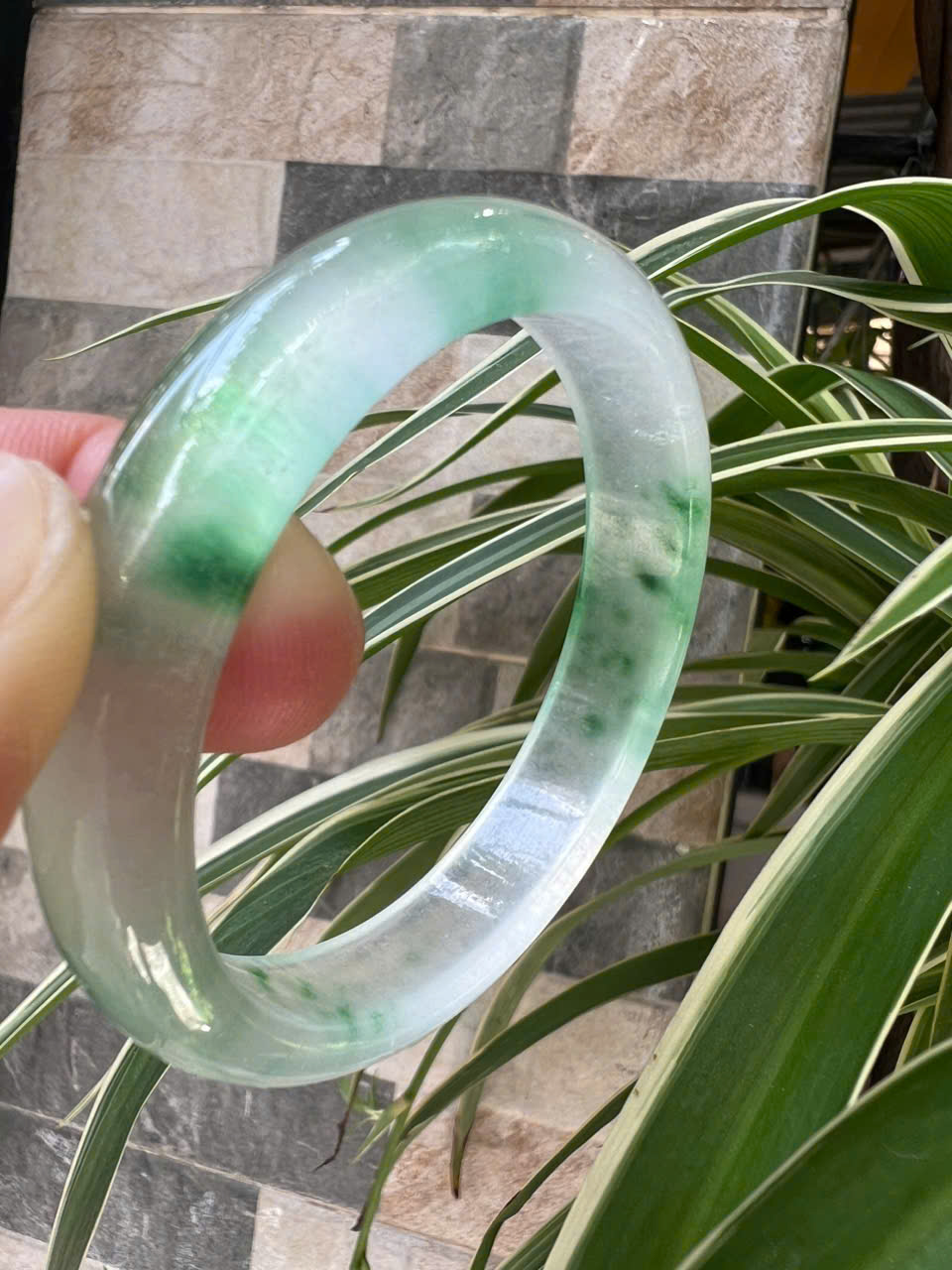 Vòng Tay Nữ Bản Hẹ Đá Mã Não DuLong Trắng Trong Xanh Rong Biển Nhẹ Bóng Đẹp Ni 54mm Cao 12mm Dầy 7mm Món quà tặng Nữ 50kg - 55kg đeo tay xinh rẻ đẹp ý nghĩa ạ