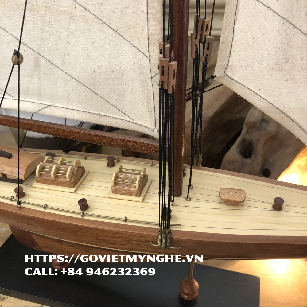 Mô hình thuyền buồm gỗ trang trí du thuyền gỗ Shamrock của Anh - Chiều Dài 50cm - Màu gỗ tự nhiên classical