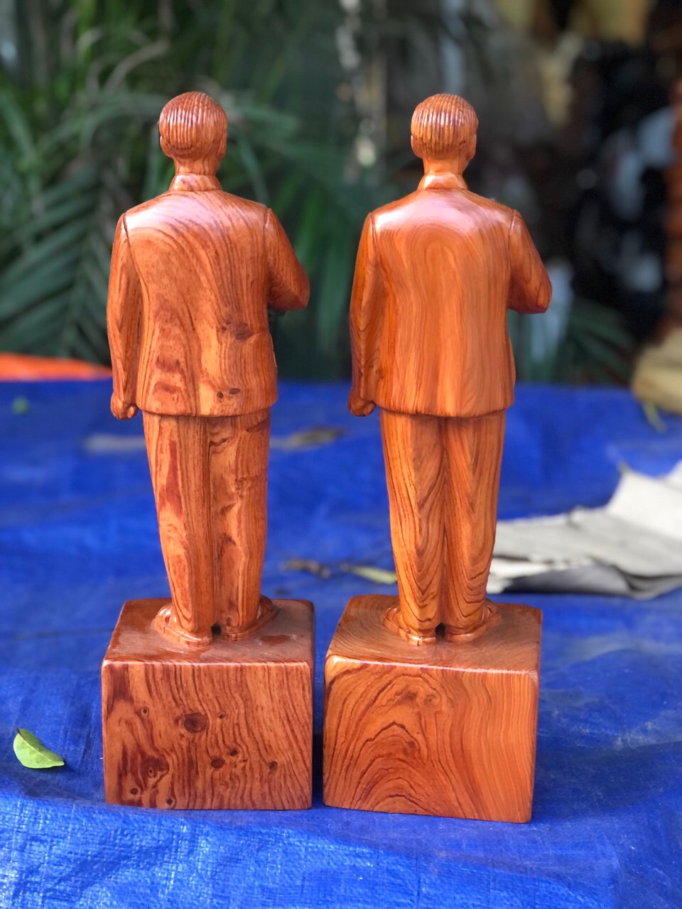 Tượng bác hồ gỗ hương 50cm