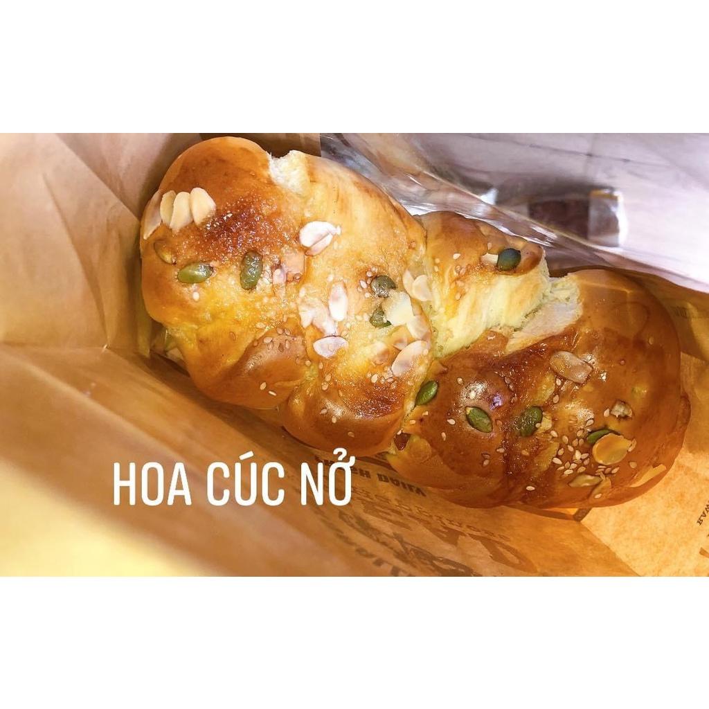 Khuôn Bánh Mì Hoa Cúc Oval D08