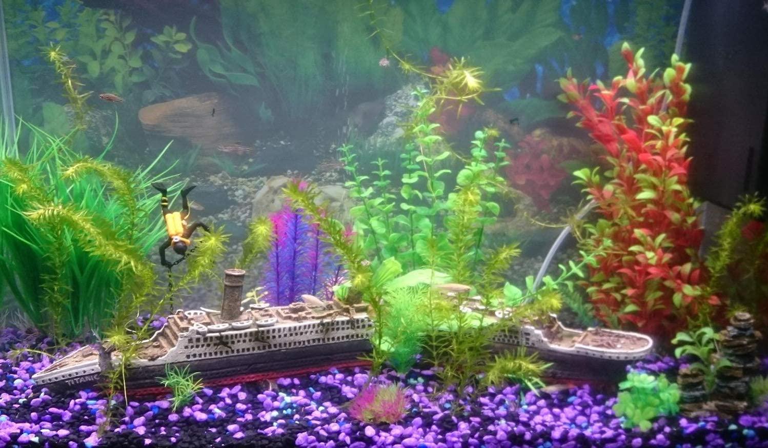 Trang trí hồ cá tàu đắm Titanic làm bằng nhựa thân thiện với môi trường