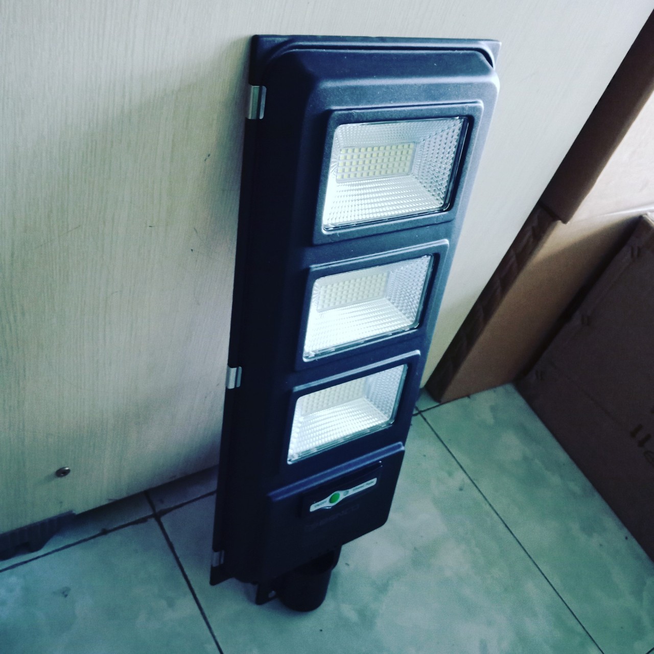 Đèn led Năng lượng mặt trời liền thể 90W để ngoài trời