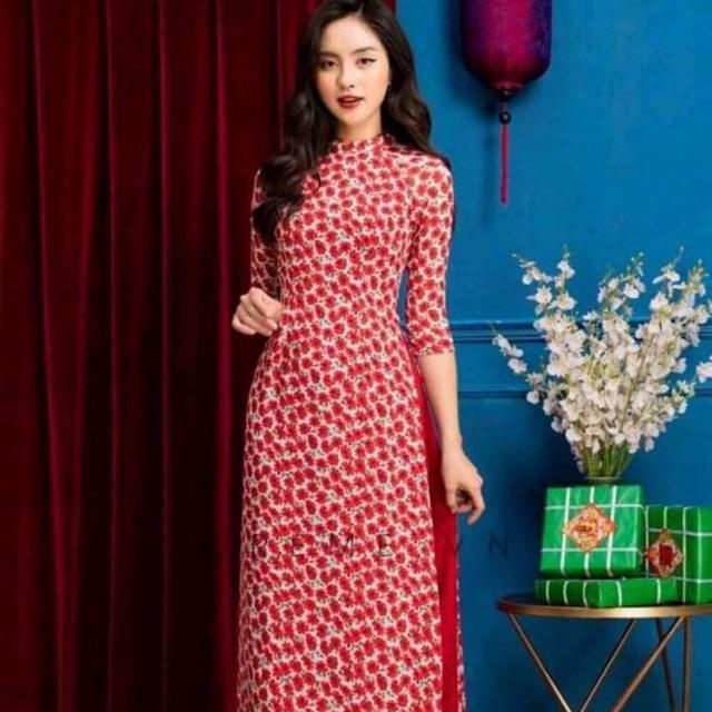 Áo dài hoa nhí đỏ kèm quần