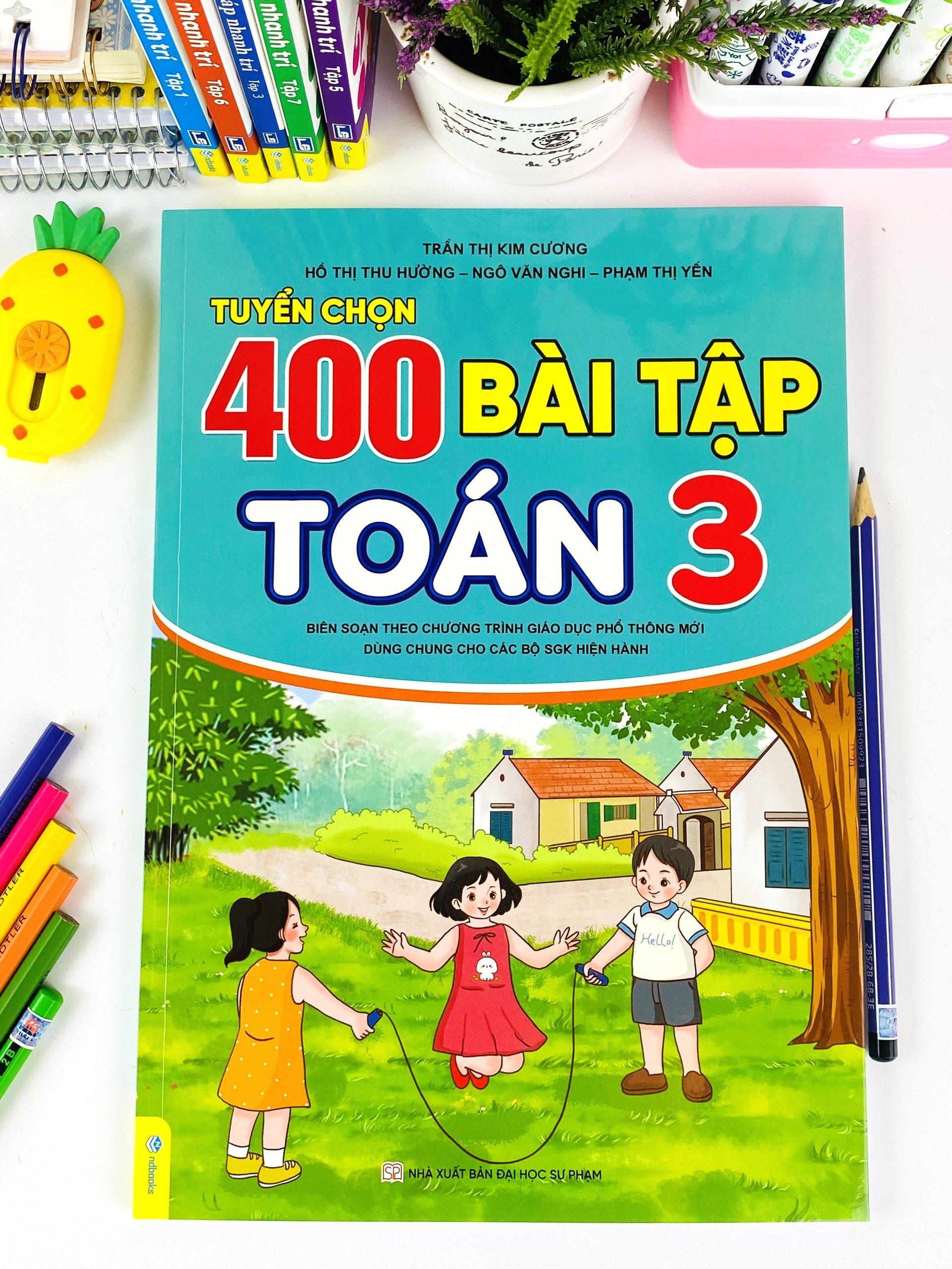Sách - Tuyển Chọn 400 Bài Tập Toán 3 - Biên soạn theo chương trình GDPT mới - ndbooks