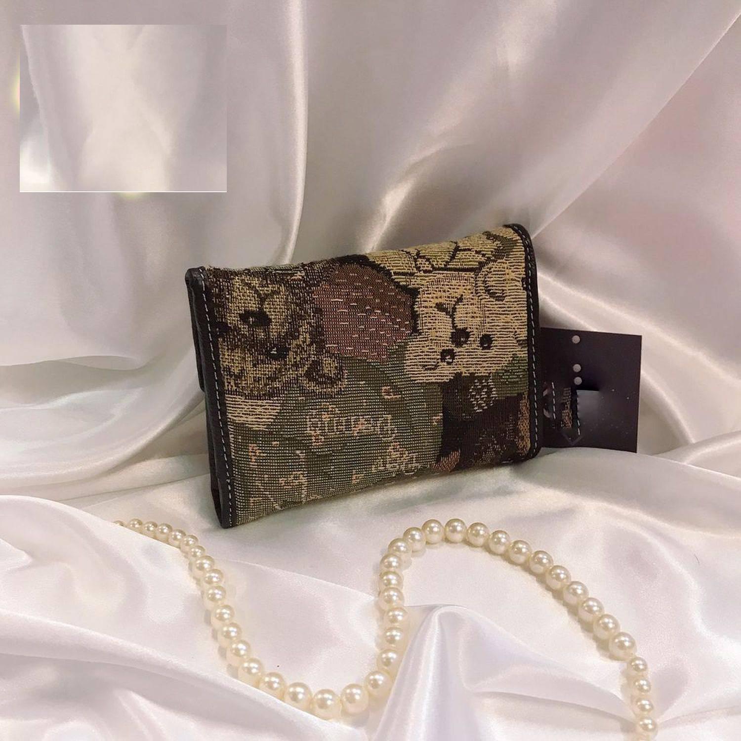 Bóp ví tiền cầm tay nữ nhỏ nhiều ngăn thêu hình gấu -  DD82B0033 (14.5x3x10cm)