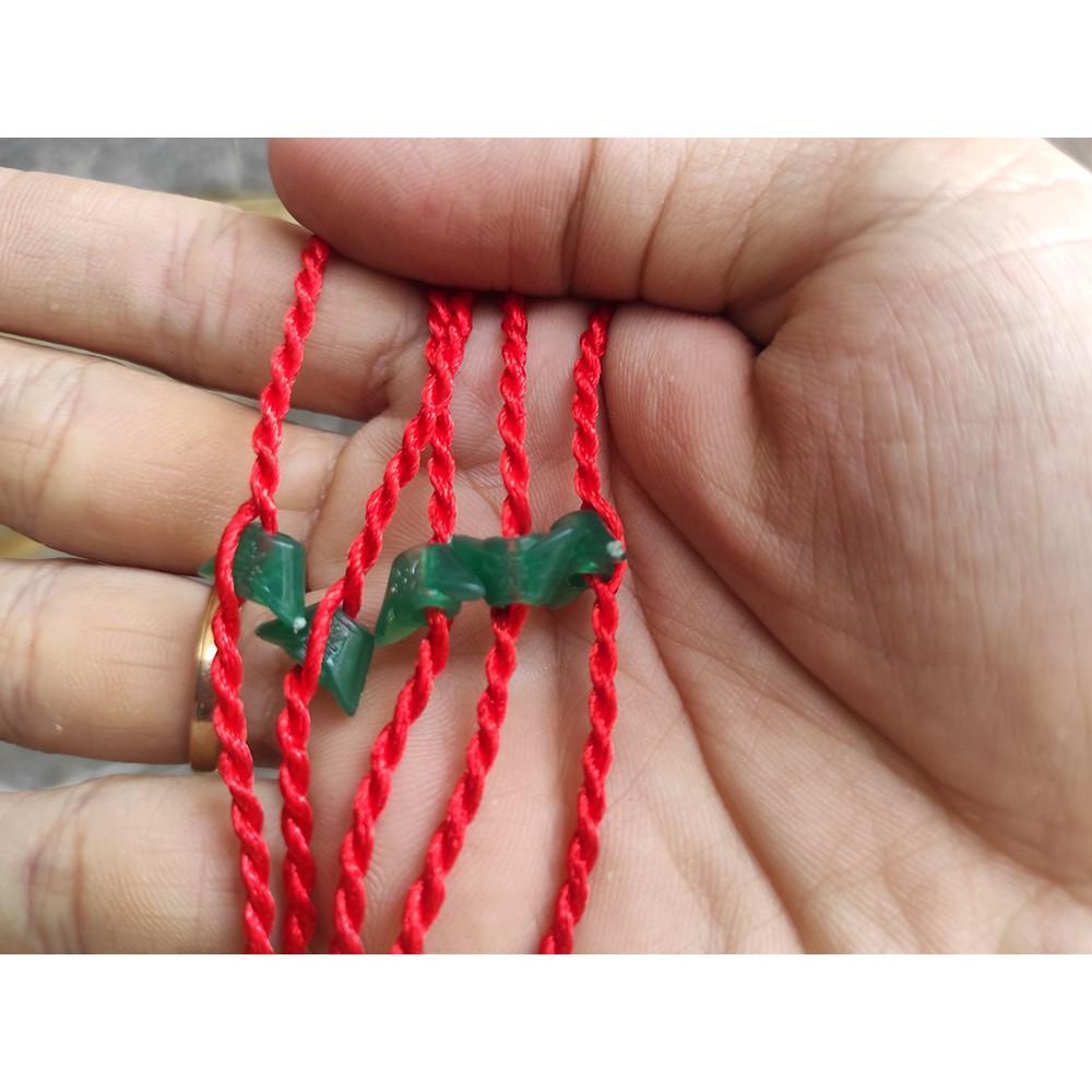 Vòng Đeo Tay Chỉ Đỏ Thỏi Vàng Xanh Ngọc May Mắn