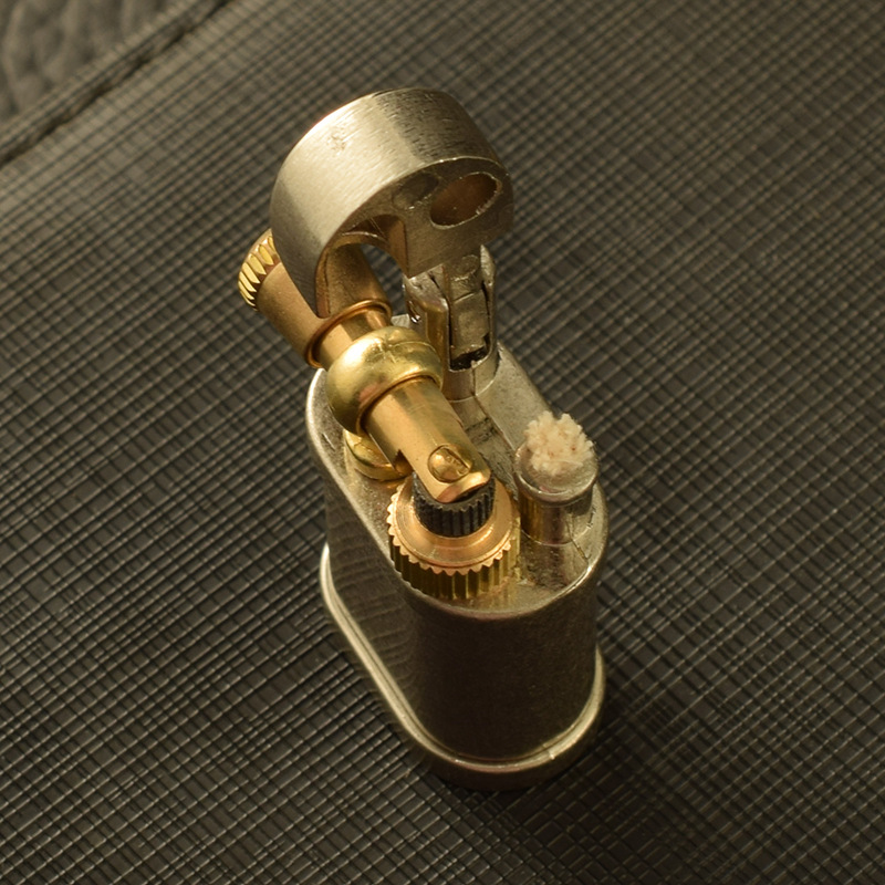 Hộp Qụet Bật Lửa Xăng Đá Mini HY703 Thiết Kế Mới Nhỏ Gọn Đẹp Độc Lạ - Dùng Xăng Bấc Đá Cao Cấp