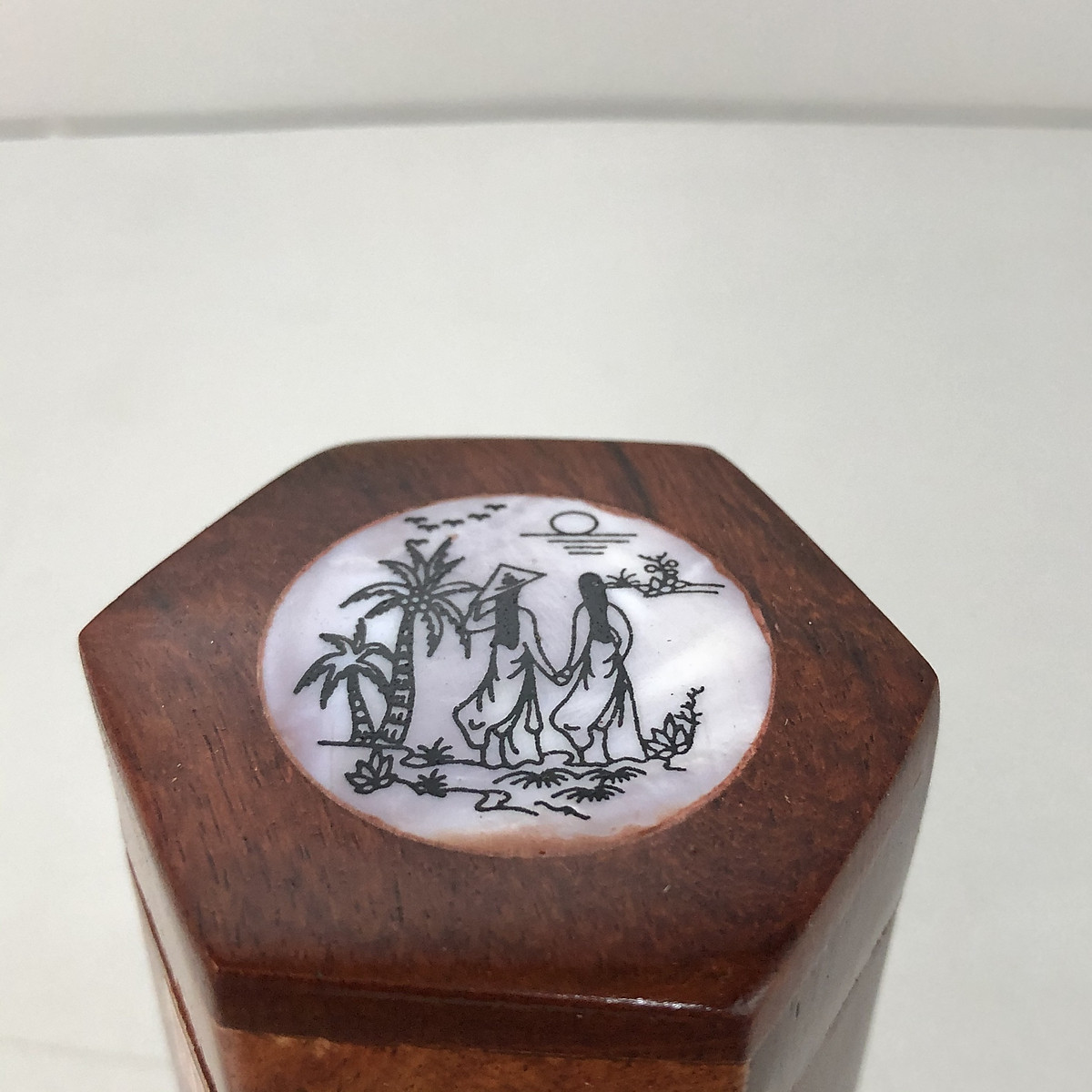 Ống đựng tăm khảm trai
