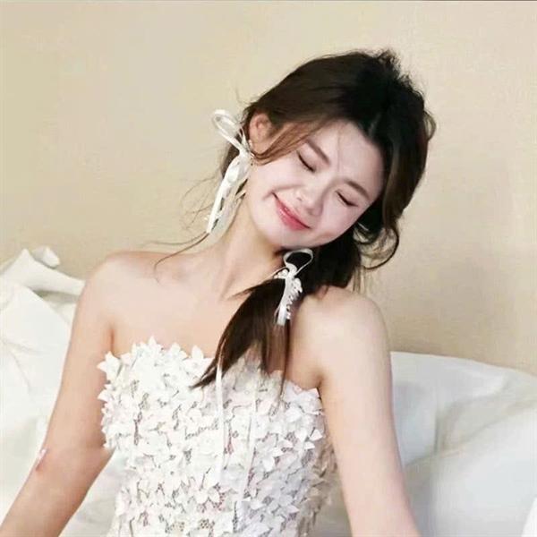 Nơ cài tóc dây hạt trai đan hoa thắt nơ ruy băng