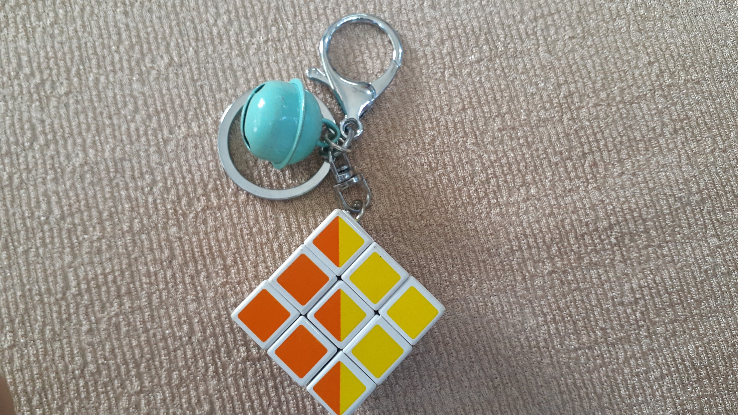 MÓC KHÓA RUBIK KÈM CHUÔNG