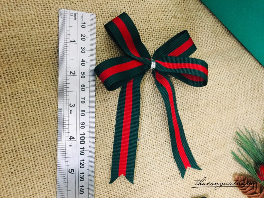 Nơ thắt sẵn từ ruybang gân