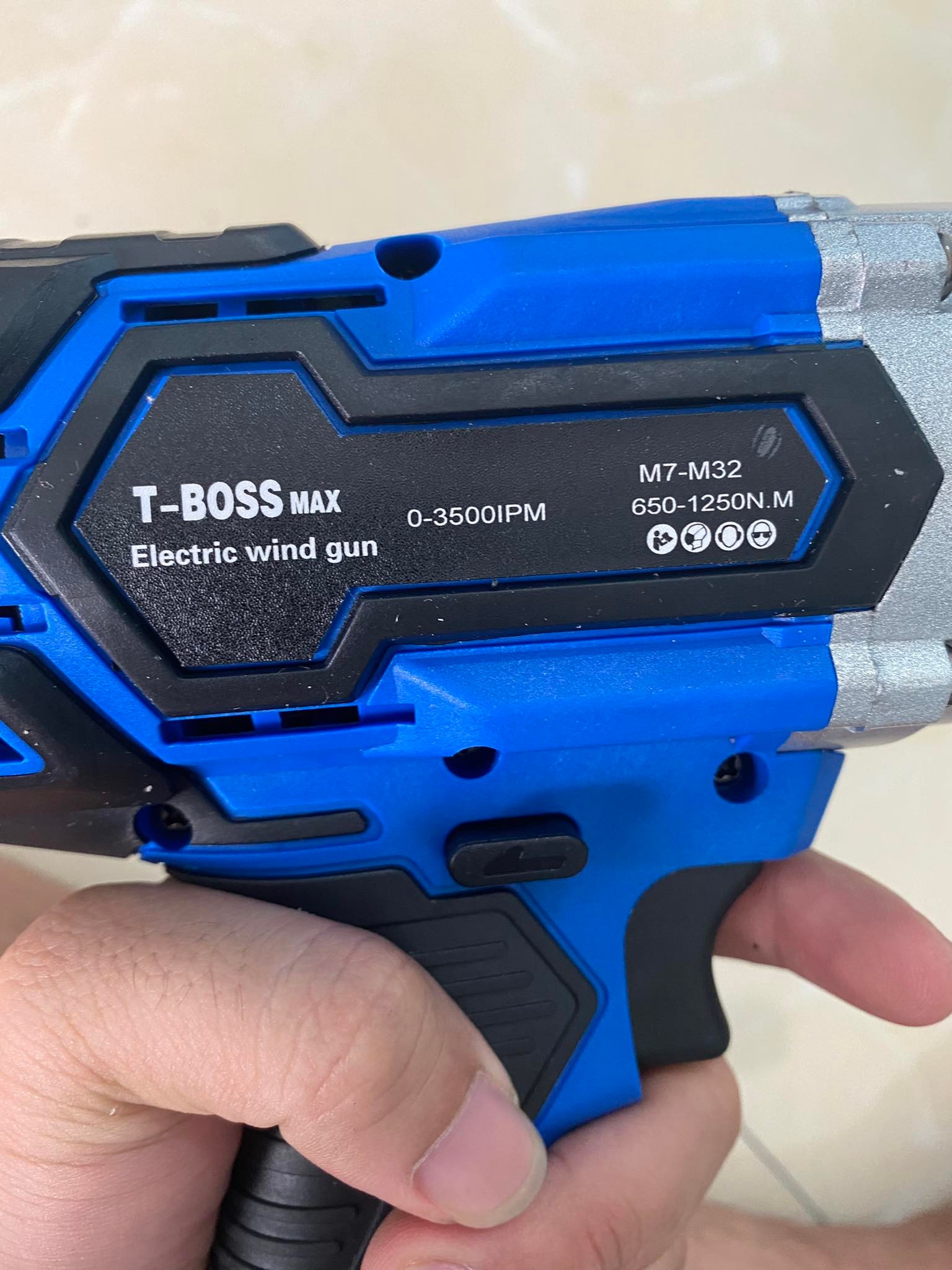 Siết ốc nội địa pin 15cell mở ốc 32 kèm bộ phụ kiện