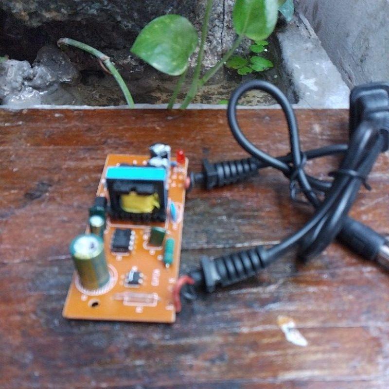 Nguồn 12v2a móc treo để mưa nắng bảo hành 12 tháng cả sét đánh cả cắt dây vẫn đổi mới 12th