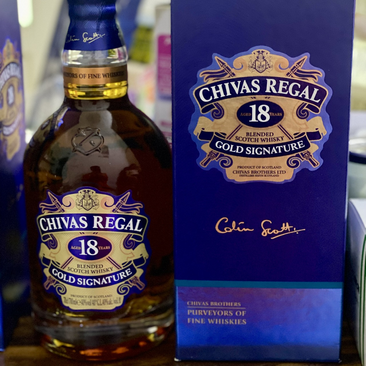 Rượu CHIVAS REGAL 18 YEARS 700ml hàng nội địa Nhật Bản