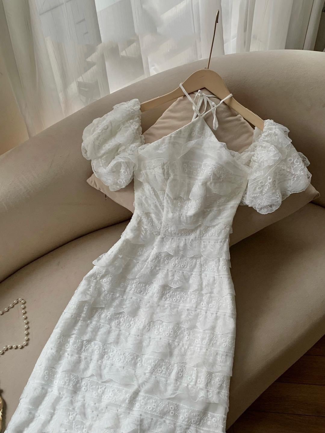 ĐẦM DÀI MIDI REN TRẮNG SUÔNG TRƠN DÂY CỔ YẾM TAY NGẮN TRỄ RỚT VAI BỒNG ÔM BODY ĐI TIỆC ĐI CHƠI ĐI BIỂN DẠO PHỐ