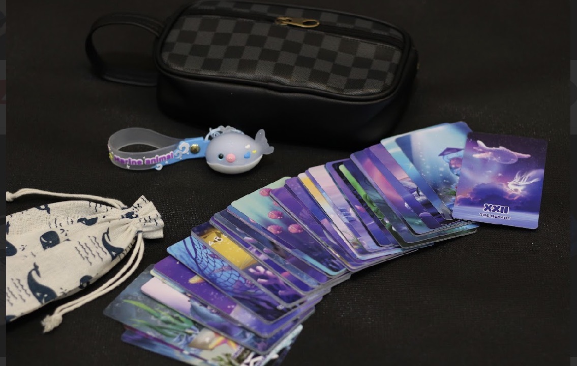 Bộ bài Tarot Cá Mập Voi - Kèm Túi Đựng và móc khoá