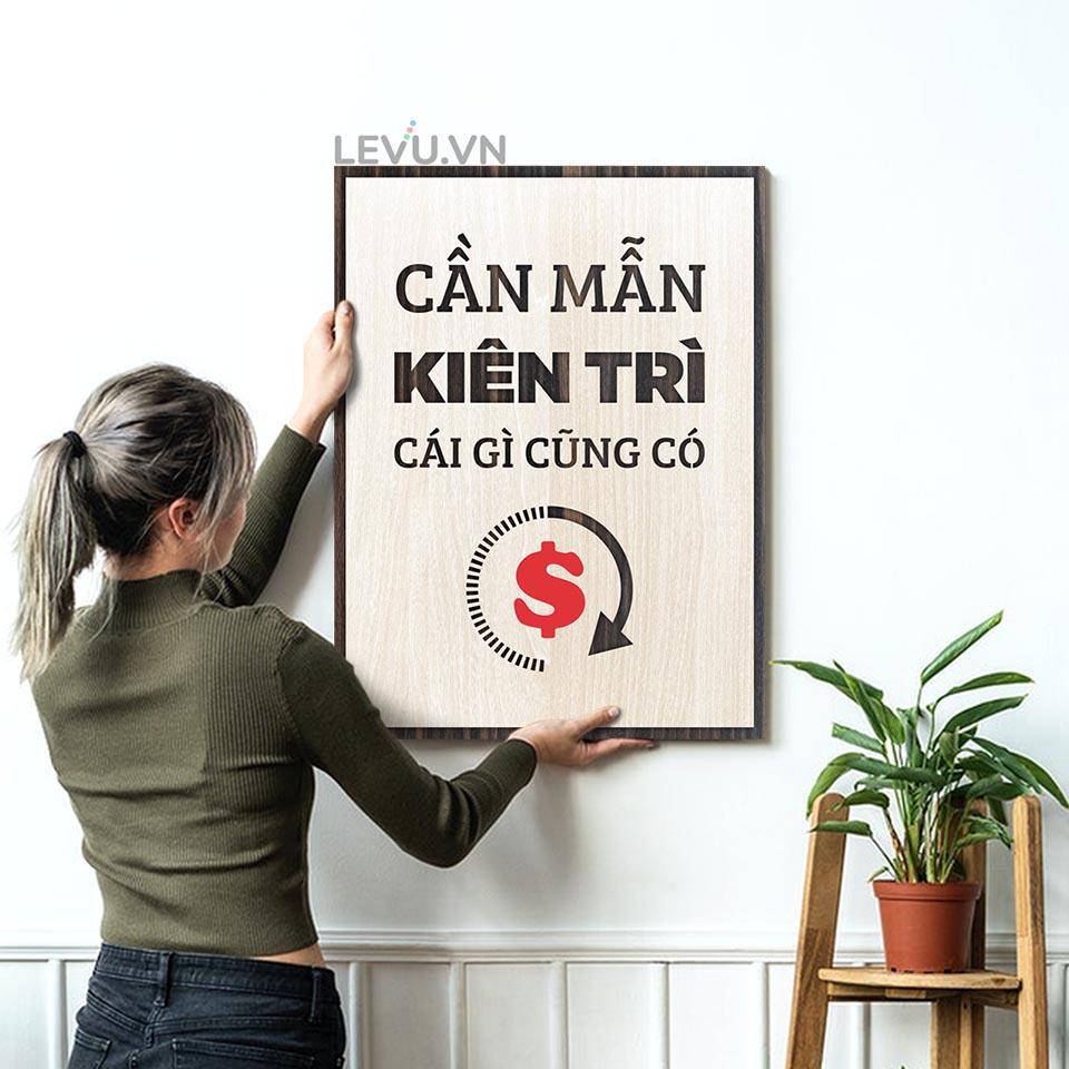 Tranh tạo động lực văn phòng LEVU LV060 "Cần mẫn kiên trì cái gì cũng có"