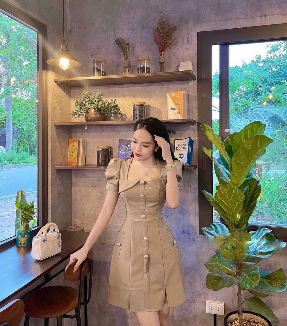 Đầm chữ a cổ vuông phối nút