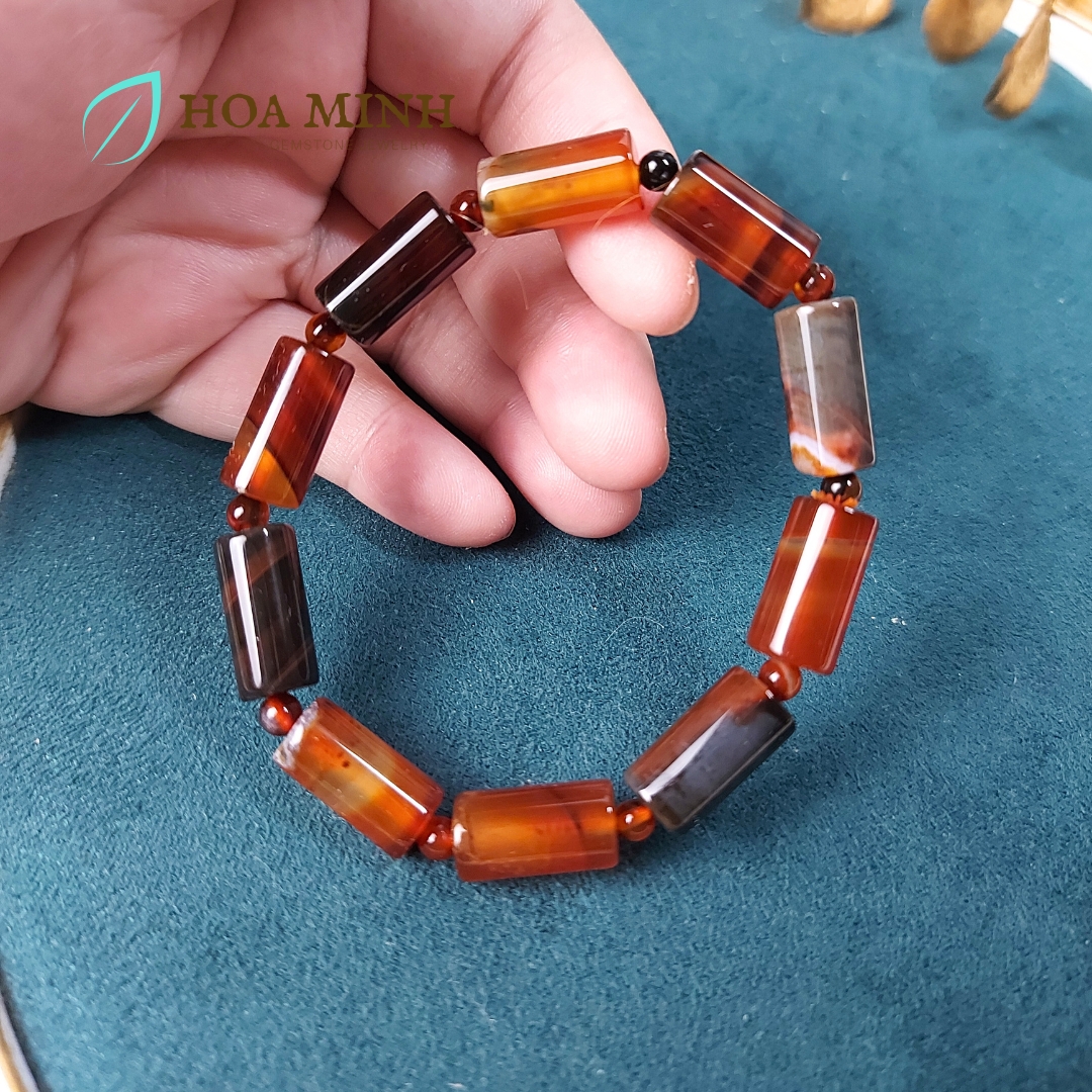 Vòng tay phong thủy đá Mã Não ảo mộng (dreamy agate) kiểu lu thống dài size 8.3 x 16mm dài xen kẽ viên tròn, phong cách độc đáo thời trang