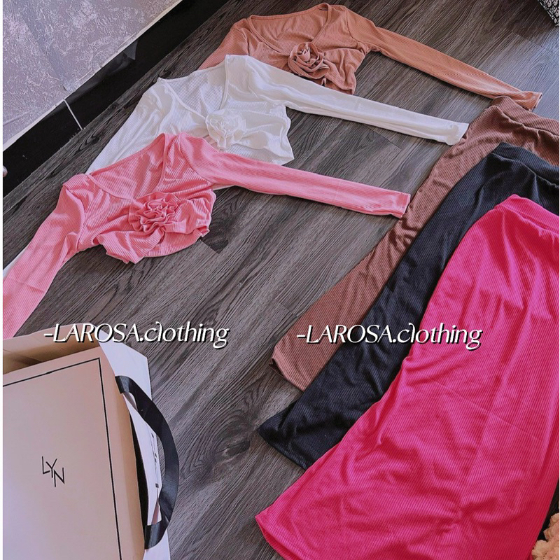 Set Áo Croptop Hoa Hồng Kèm Chân Váy Dài