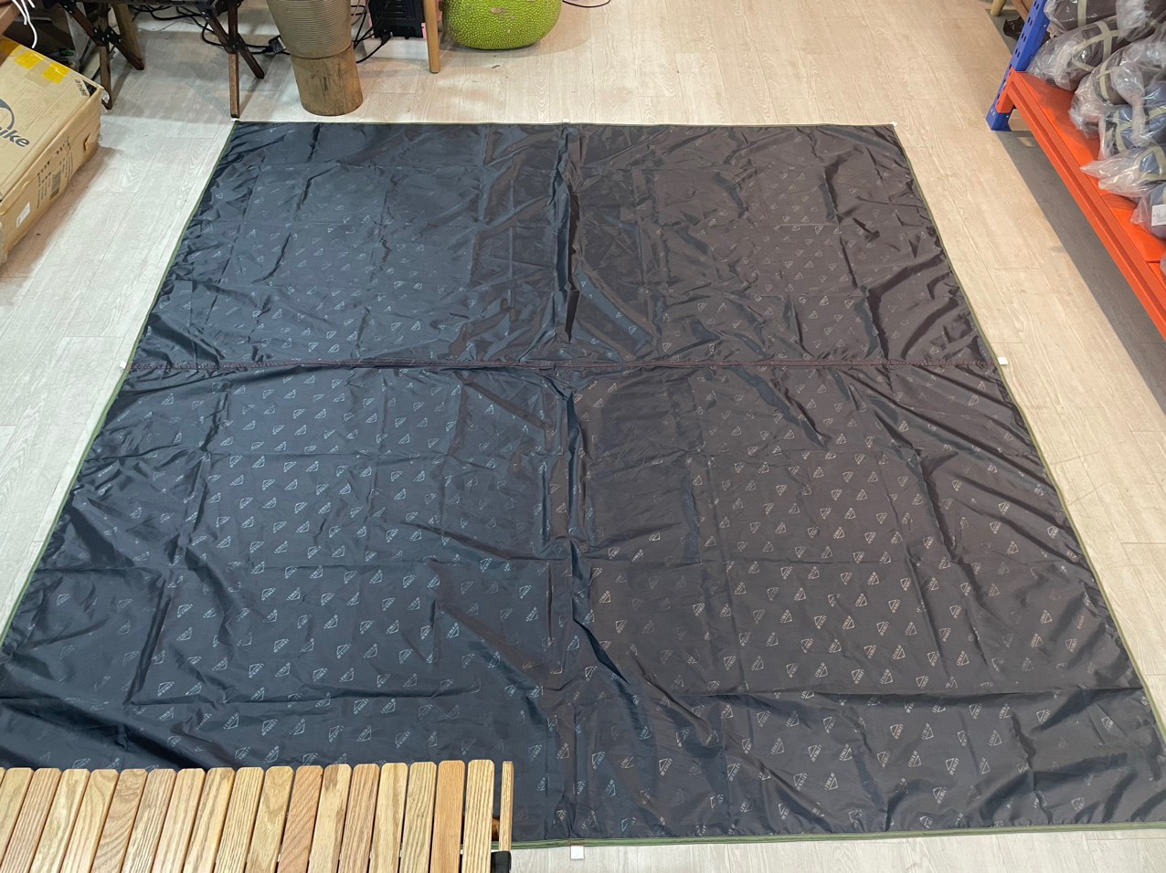 Tấm bạt lót đáy lều 2,2m* 2,2m chống thấm, chống bẩn chống rách cho lều.