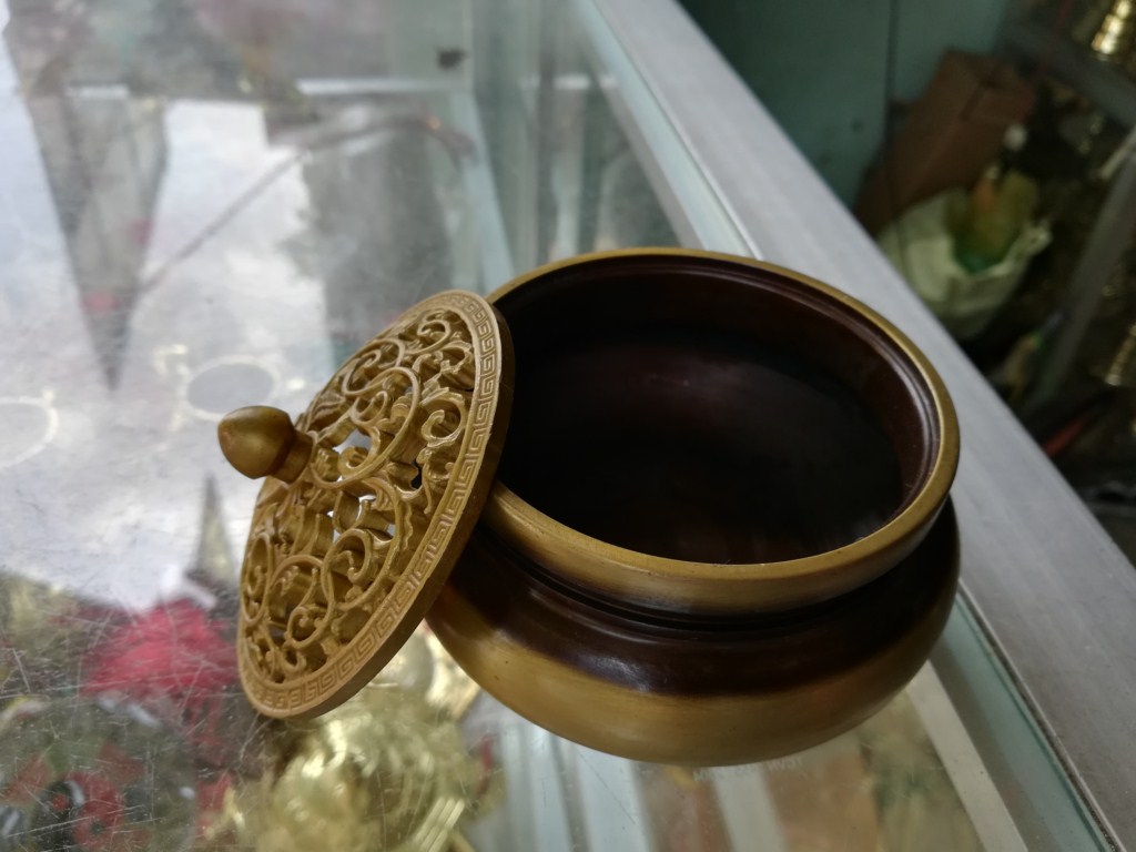 Lò đốt trầm vàng nâu dày nét