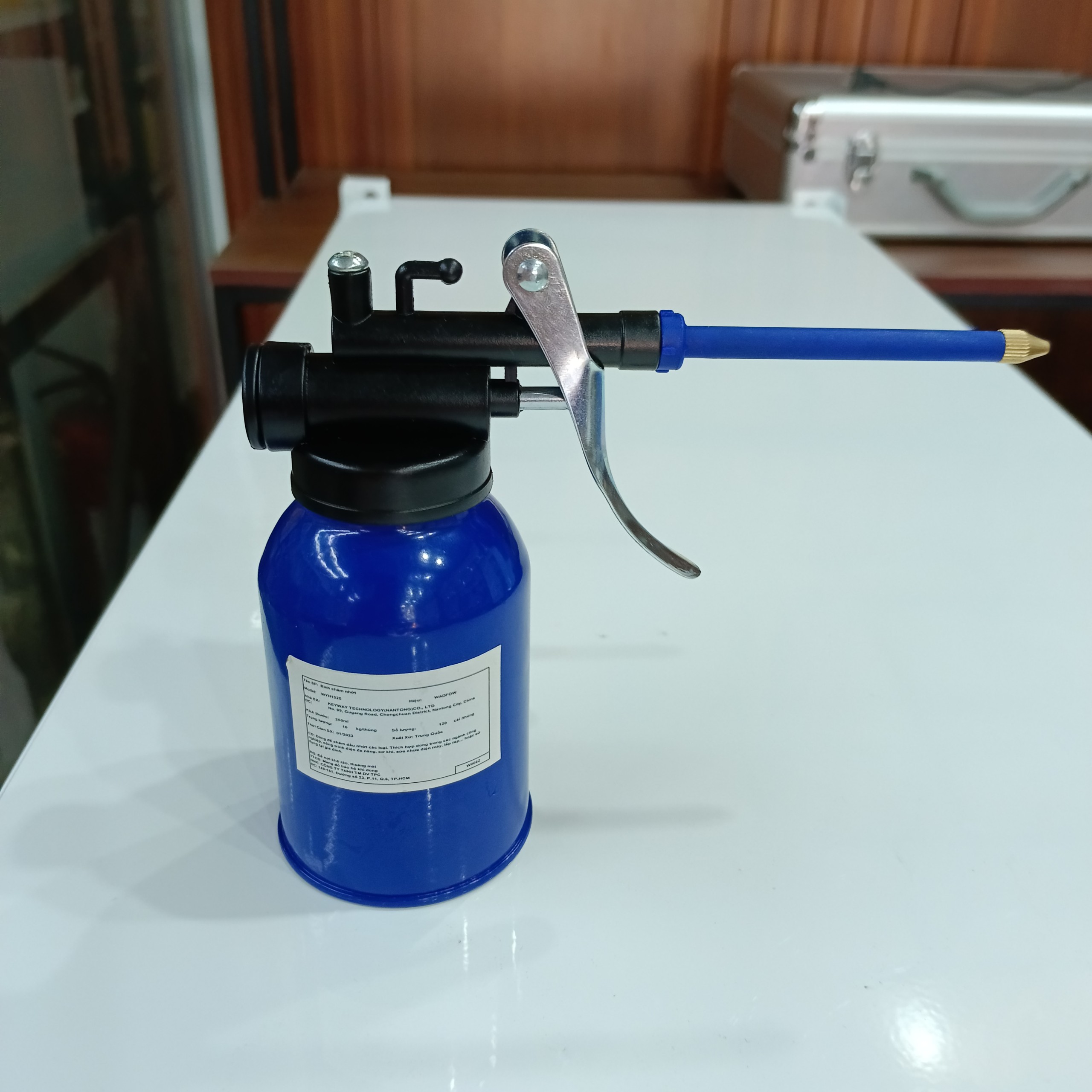 Bình xịt nhớt sắt Wadfow 250ml WYH1325