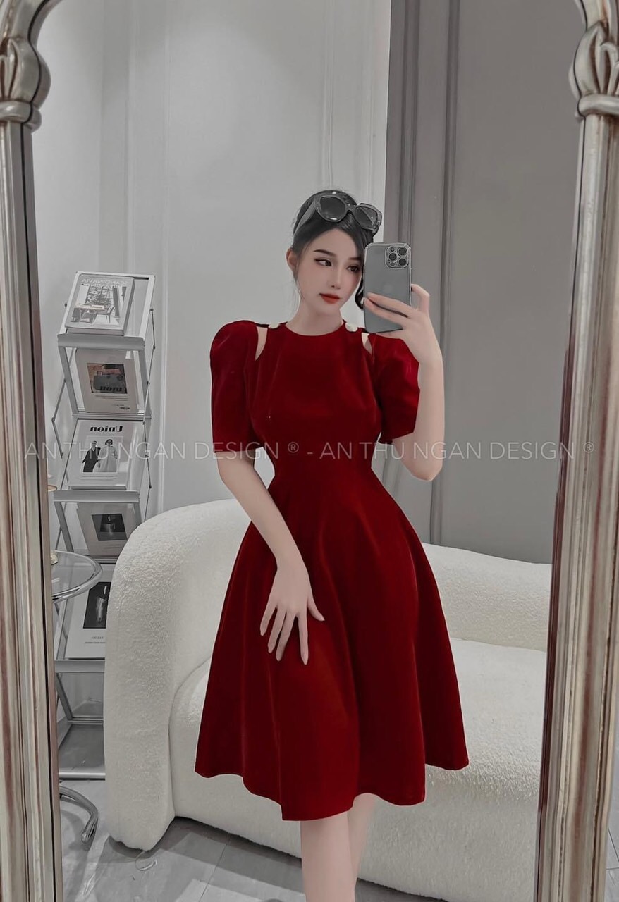 Đầm nhung khoét vai đính nút sang trọng 2 màu hottrend