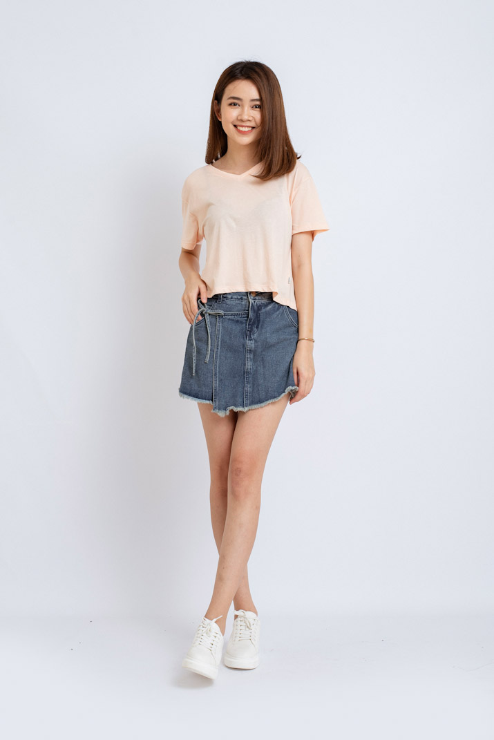 Tee- Áo thun FE Basic Boxy cổ tim