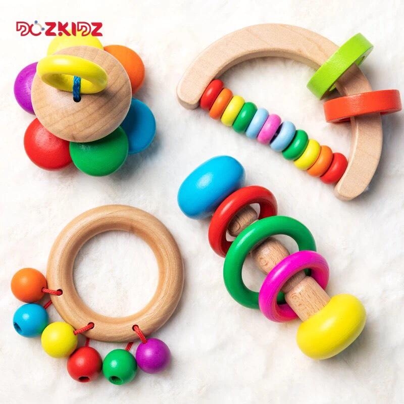 Đồ chơi gỗ âm nhạc - Combo 4 xúc xắc cho trẻ từ 0 tuổi - DOZKIDZ