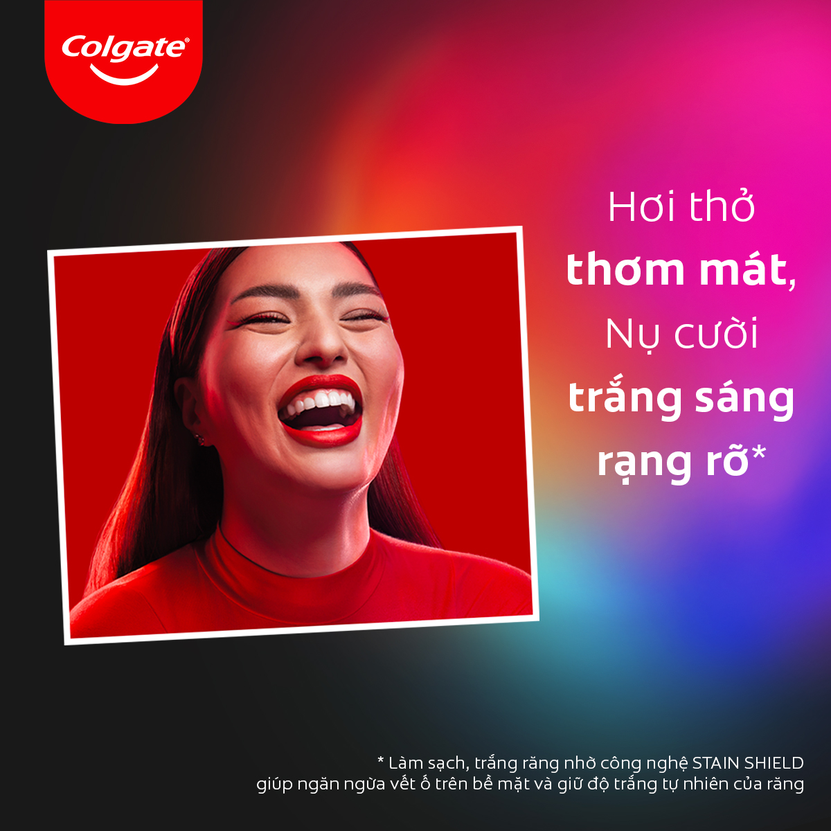 Bộ đôi Nước súc miệng Colgate trắng răng Optic White Charcoal Freshmint 500ml/chai