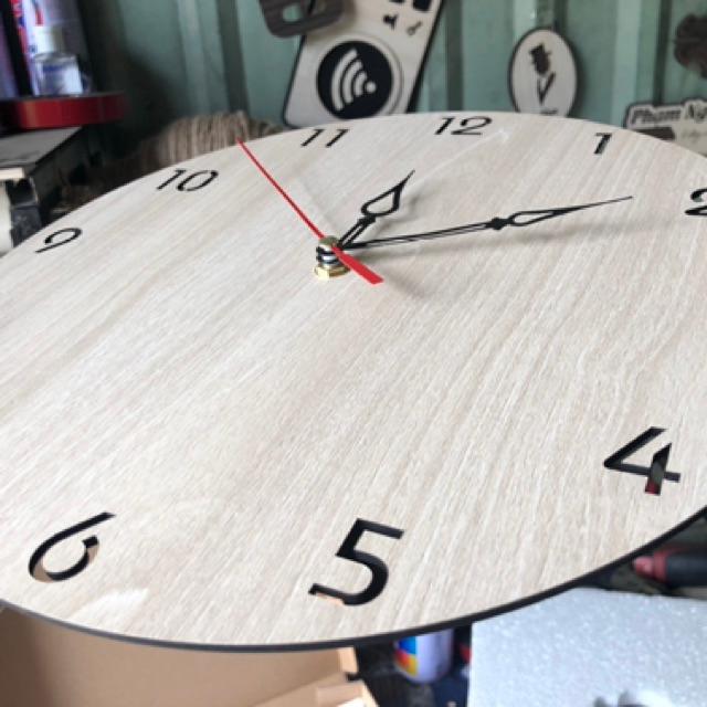 Đồng hồ trang trí bằng gỗ treo tường - Mẫu SB028