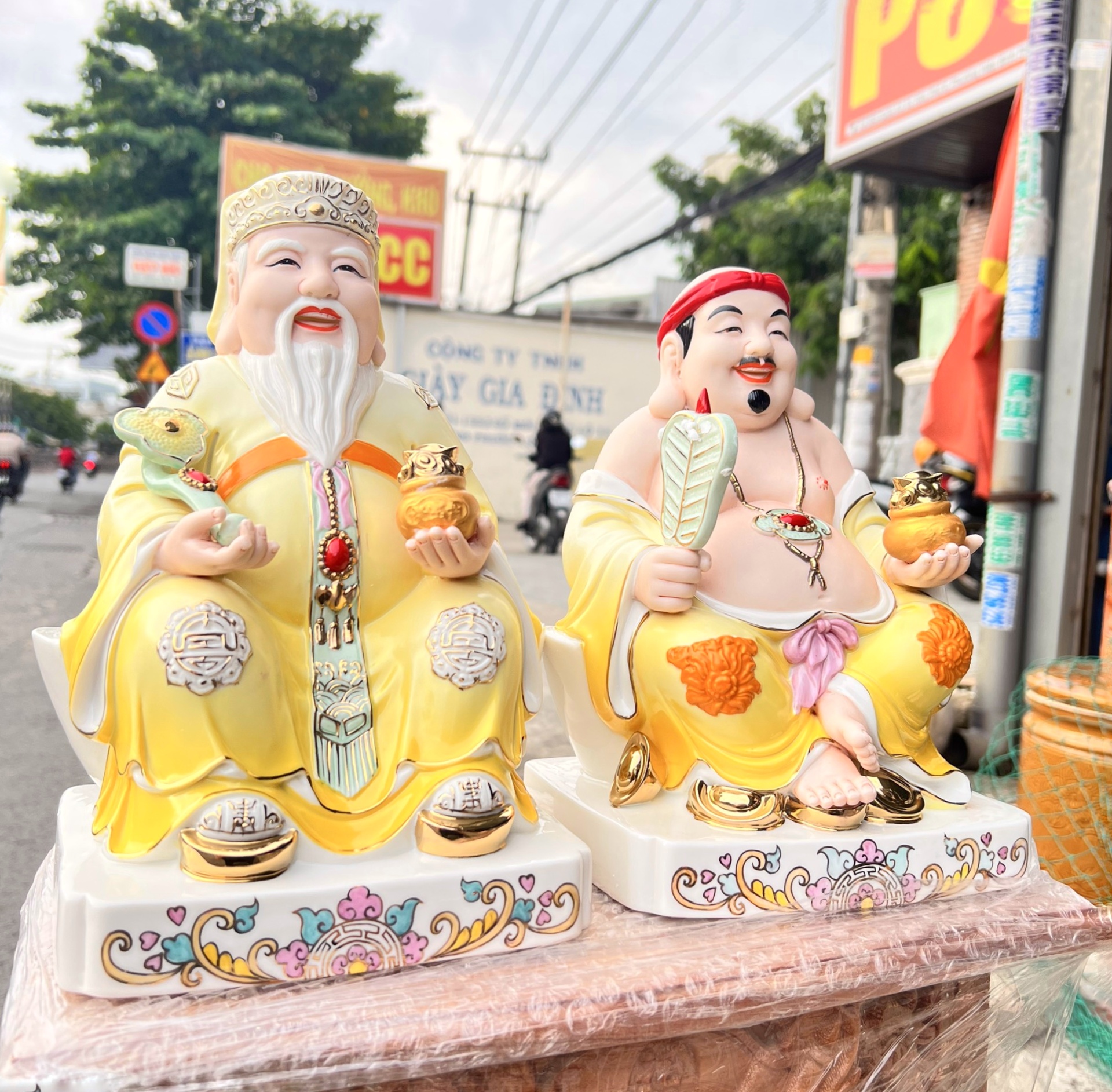 Tượng Thần Tài Thổ Địa sứ đức hóa cao cấp nhập khẩu Đài Loan cao 25cm – Màu Vàng