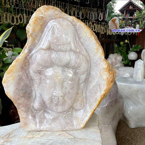 Tượng Mặt Phật Bà Quan Âm Bồ Tát trên đá thạch anh hồng tự nhiên TP-03 nặng 17.6kg kích thước 31x30x11cm – vật phẩm phong thủy may mắn