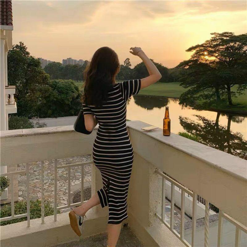 ĐẦM SỌC CỔ SƠ MI ĐEN