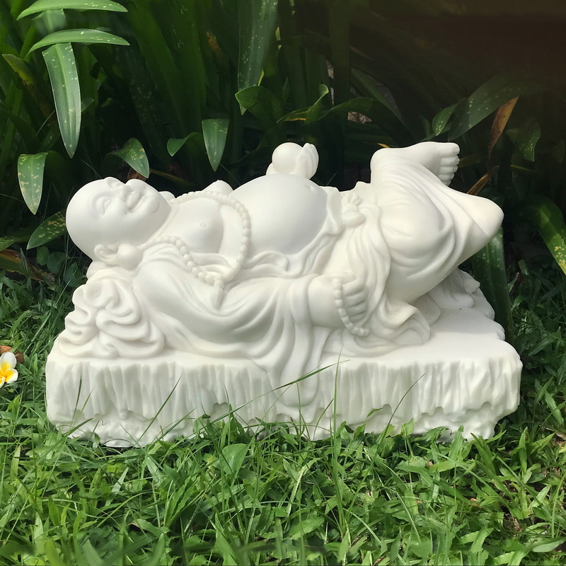 Tượng Phật di lặc nằm cười đẹp, gác chân vui vẻ, an nhiên bằng đá trắng nhân tạo Non Nước, 55cm, để thờ cúng, trang trí trong nhà, trang trí sân vườn
