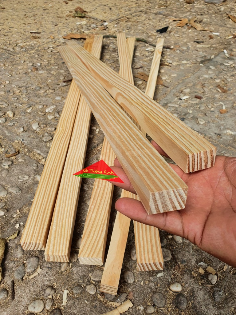 Thanh gỗ thông vuông 2x4cm, dài 80cm bào láng 4 mặt đẹp dùng làm khung sườn, làm xương, trang trí