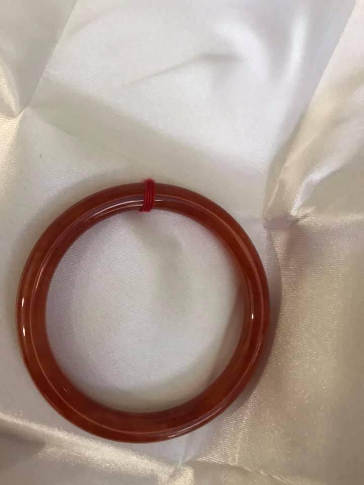 VÒNG TAY ĐÁ CẨM THẠCH MÀU CAM ĐỎ ĐẸP NI VÒNG 54 NỮ 50 KG TỚI 60 KG ĐEO MỆNH HỎA THỔ