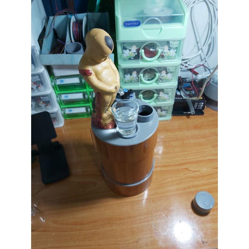 Bình ăn nhâu chú tiểu cảm ứng từ
