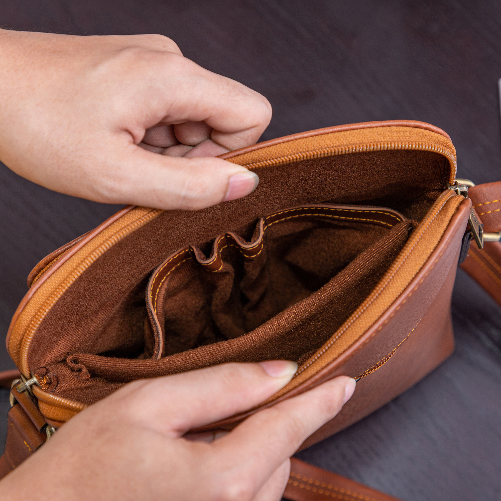 Túi Lata ( Thời trang nam cao cấp - Túi đeo chéo da TN17 )