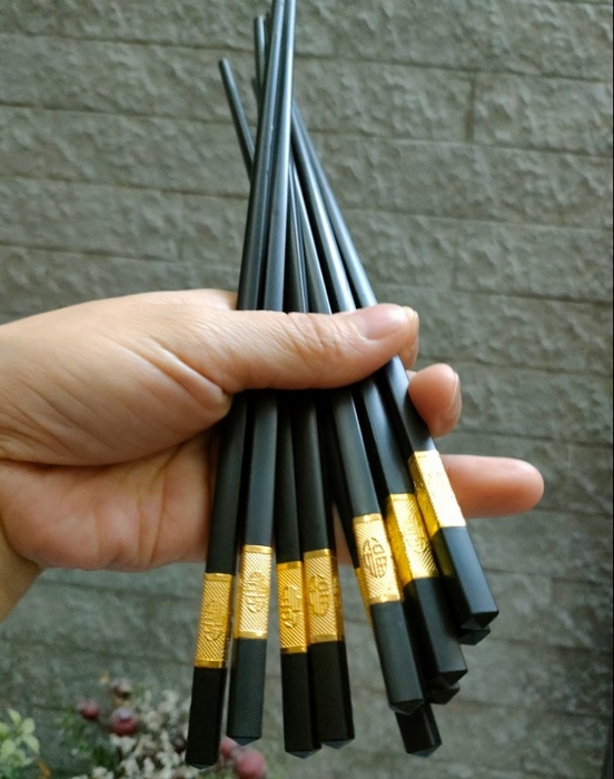 SEt 6 đôi đũa mạ vàng