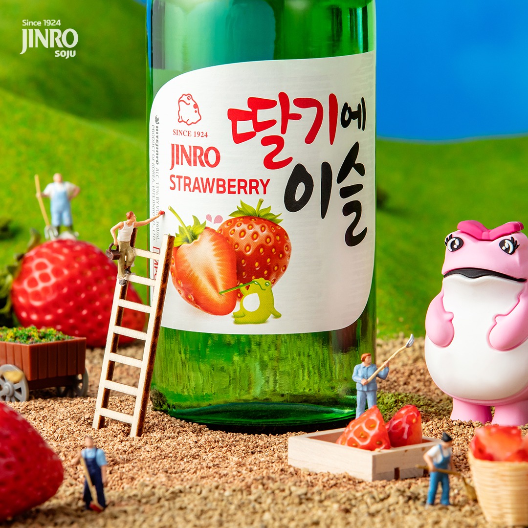 Soju Hàn Quốc JINRO VỊ DÂU 360ml - Combo 6 chai