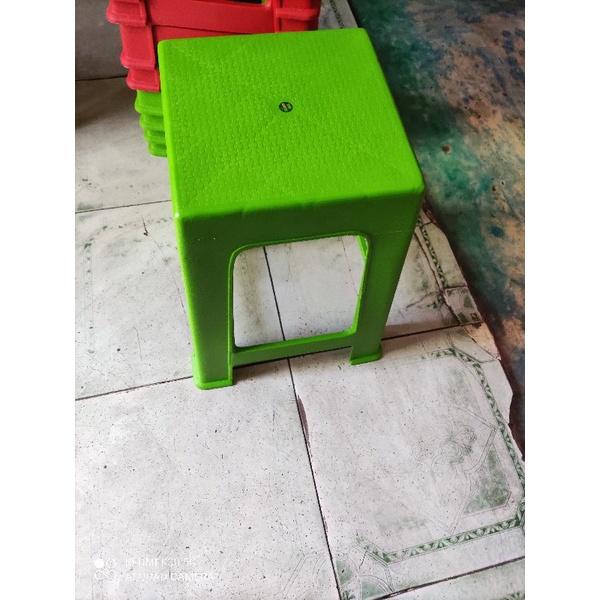 Ghế cao nhựa khôi nguyên chắc chắn