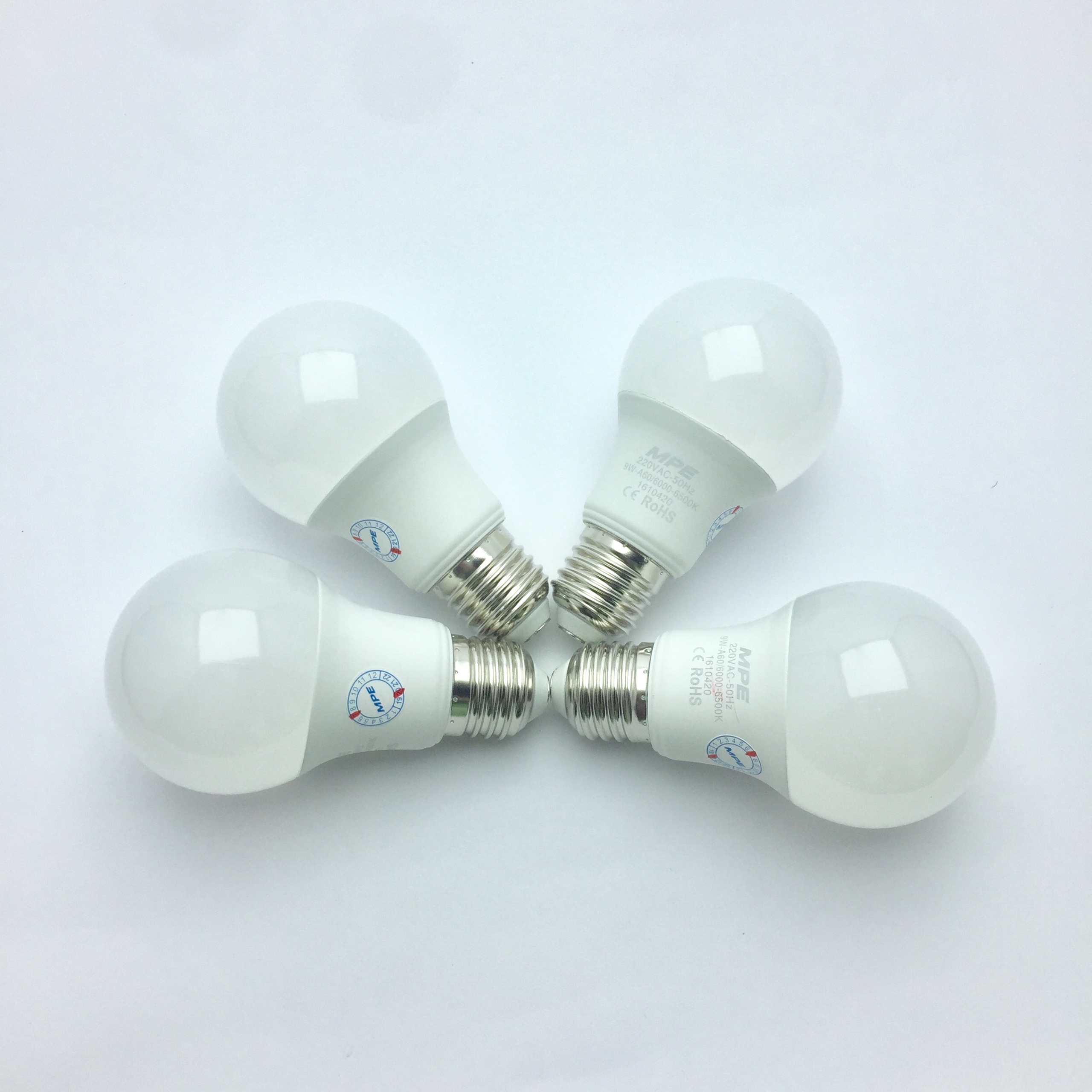 COMBO 4 ĐÈN LED BULB - ÁNH SÁNG TRẮNG - ÁNH SÁNG LIÊN TỤC TỐT CHO THỊ LỰC - 9W MPE LBD-9T