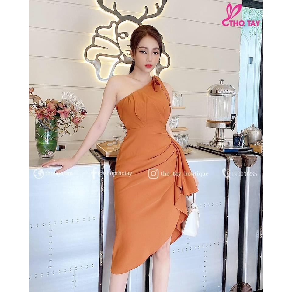 Đầm body xẻ tà