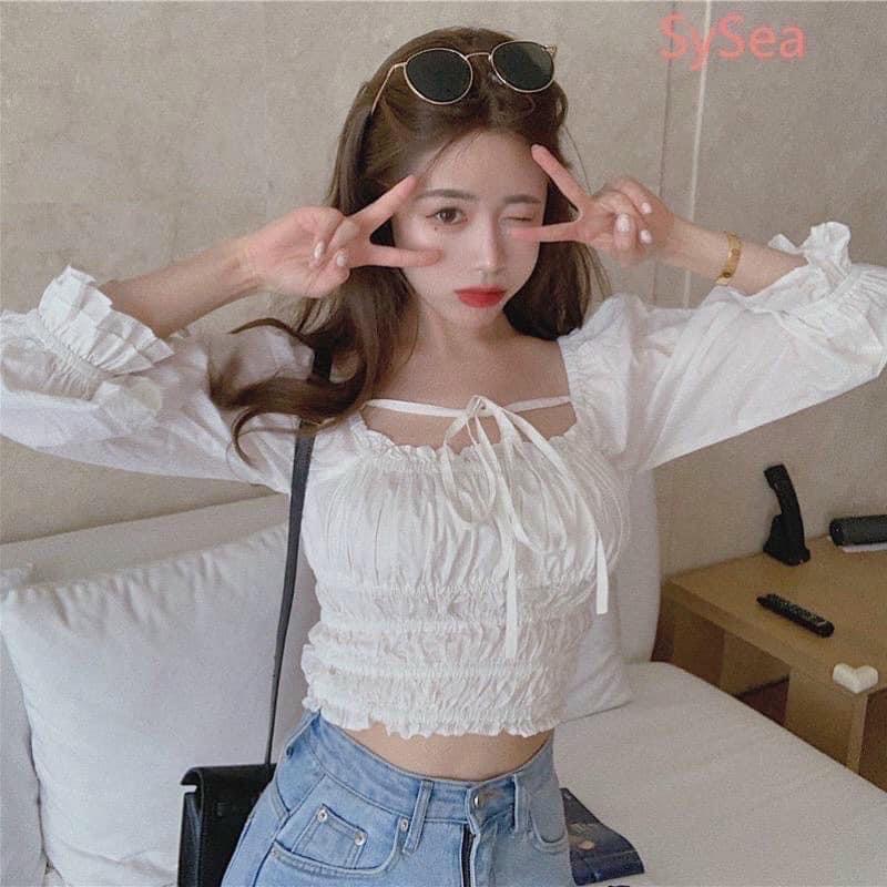 Áo croptop trắng đũi buộc dây