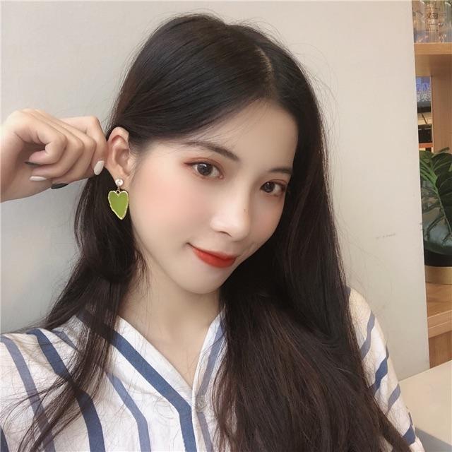 Khuyên tai xinh xắn