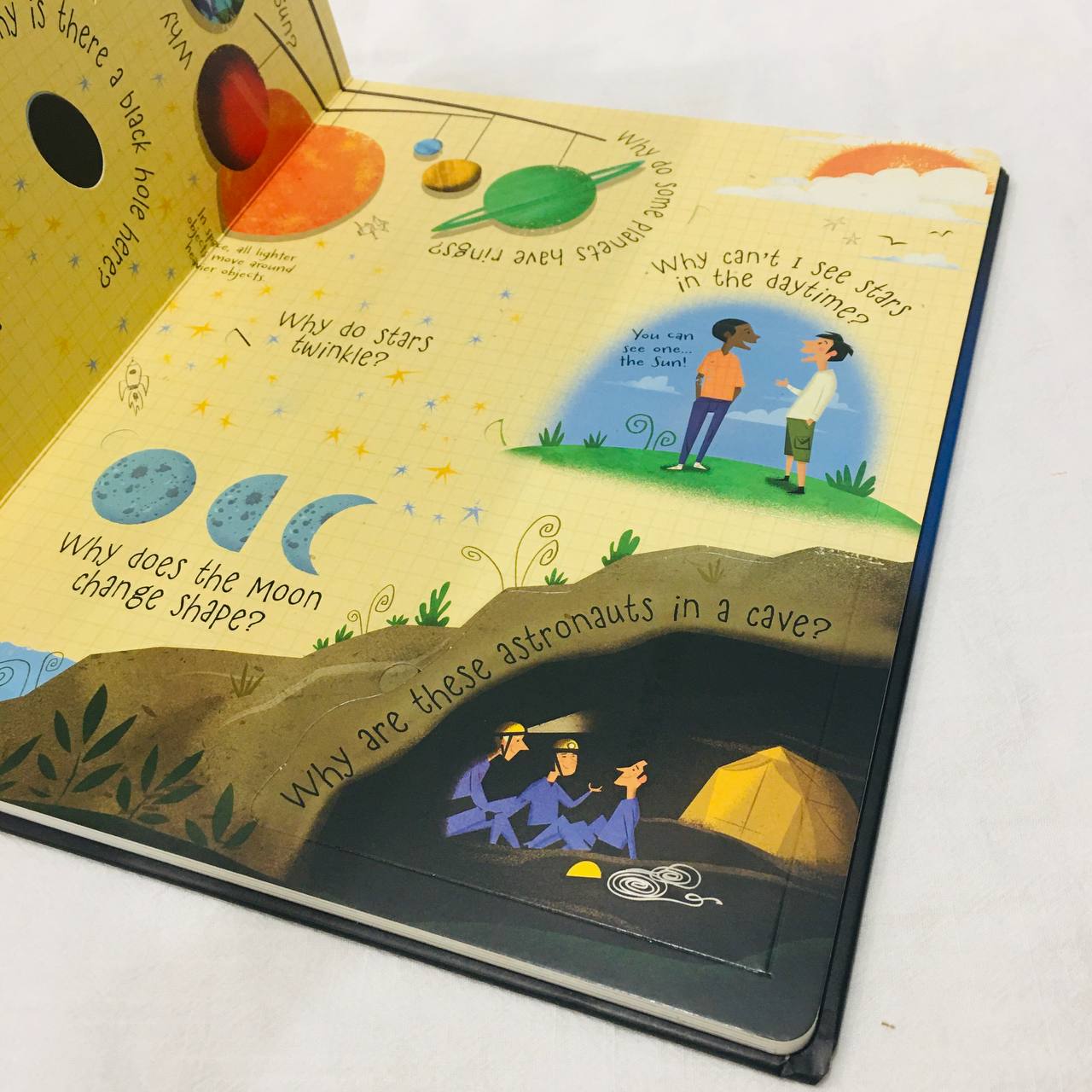 Sách tương tác tiếng Anh lật mở Usborne Lift-the-flap | Questions &amp; Answers About Space